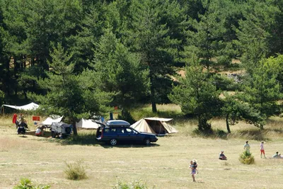 Domaine de Pradines - Zeltplätze im Grünen auf dem Campingplatz