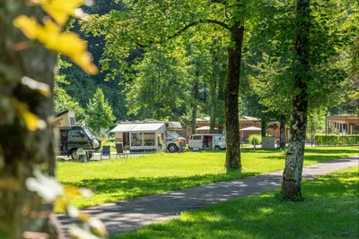 Camping Dornbirn - Standplätze im Grünen auf dem Campingplatz