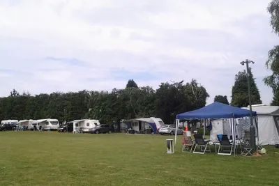Camping Druivenland - Wohnmobil- und  Wohnwagenstellplätze auf der Wiese