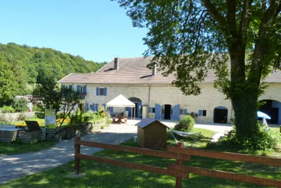 Camping du Gît - Das Hauptgebäude des Campingplatzes