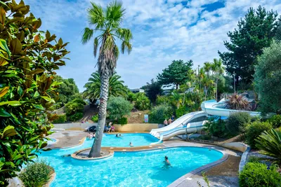Camping du Goulet  - Rutschen im Wasserpark des Campingplatzes