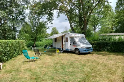 Camping du Pont Vert - Standplätze auf dem Campingplatz