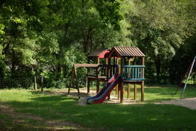 Camping du Ruisseau du Treil  -  Spielplatz vom Campingplatz im Grünen