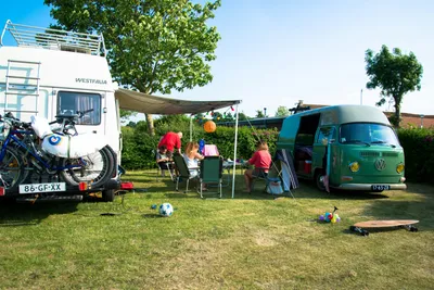Camping Duin en Strand  -  Camper auf dem Stellplatz vom Campingplatz