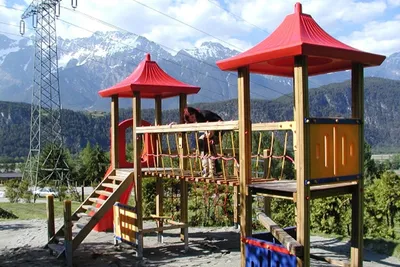 Camping Eichenwald - Kinderspielplatz mit Kletterburg und Rutsche