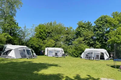 Camping Elperhof - Standplätze in Nähe des Spielbereichs für Kinder