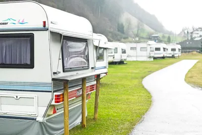 Camping Erne - Wohnwagenstellplätze auf dem Campingplatz