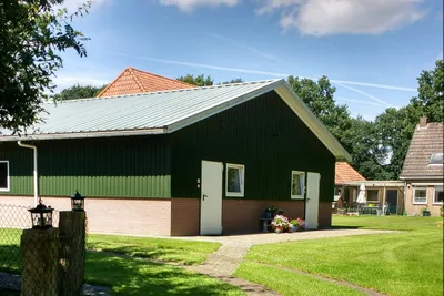 Camping GoedVertoef - Blick auf das Sanitärgebäude