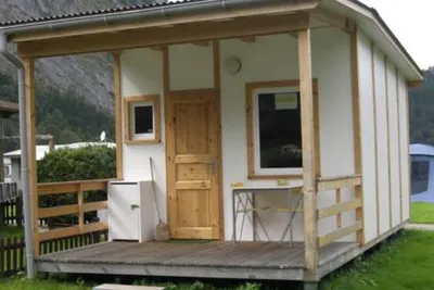 Camping Grund  -  Mobilheim mit Terrasse auf dem Campingplatz