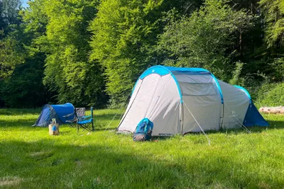 Camping Héiltzerstee - Zeltplatz auf der Wiese des Campingplatzes