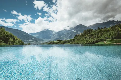 Camping Hermitage - Freibad mit Bergblick
