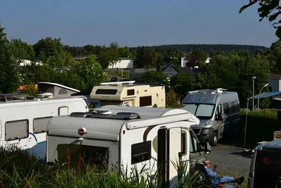 Campingpark Hochsauerland  -  Wohnwagenstellplatz und Wohnmobilstellplatz vom Campingplatz