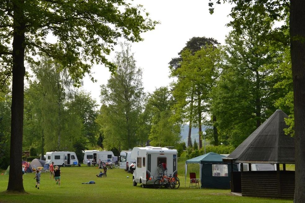 Camping im Eichenwald