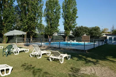 Camping International  -  Poolbereich auf dem Campingplatz