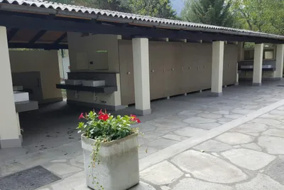 Camping International Touring  -  Sanitärgebäude auf dem Campingplatz