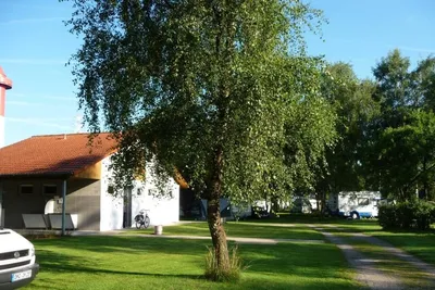 Camping Juliusplate -  Wohnwagen- und Zeltstellplatz und  Sanitärgebäude