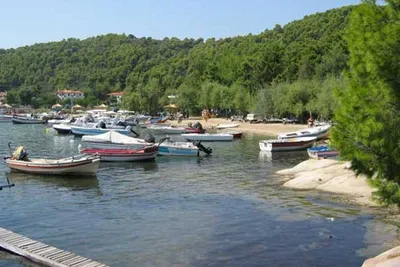 Camping Rea  - Boote am Strand vom Campingplatz