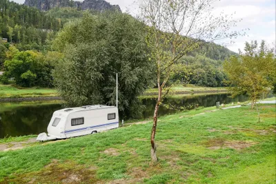 Camping Königstein -  Standplatz Lage am See