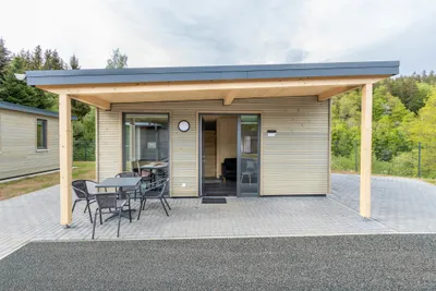 Campingpark Kronenburger See  - Mobilheim mit Terrasse auf dem Campingplatz