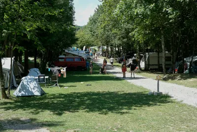 Camping l'Aventure - Standplätze auf dem Campingplatz 