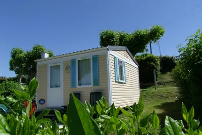 Camping La Bastide -   Mobilheime im Grunen auf dem Campingplatz