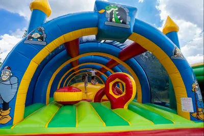 Camping La Citadelle - Hüpfburg auf dem Campingplatz