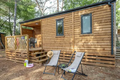 Camping La Farigoulette - Ciela Village - Komfort-Mobilheim mit Terrasse