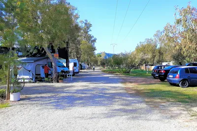 Camping la Naranja - Stellplätze und Parkplätze auf dem Campingplatz