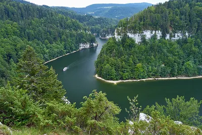 Camping Lac des Brenets - Landschaft in der Nähe des Campingplatzes