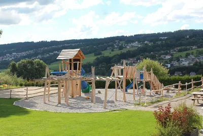 Camping Lac des Brenets  -  Spielplatz auf dem Campingplatz
