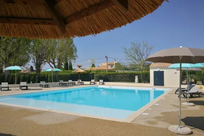 Camping Le Brégoux -  Poolbereich auf dem Campingplatz