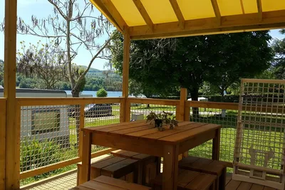Camping Le Calatrin  - Terrasse eines  Mobilheims
