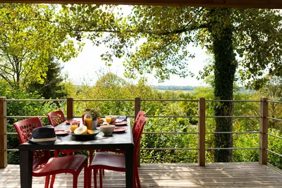 Yelloh! Village Le Fayolan  - Mobilheim mit Terrasse auf dem Campingplatz