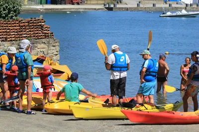Flower Camping du Lac - Aktivität Kayak fahren auf dem See am Campingplatz mit Kindern