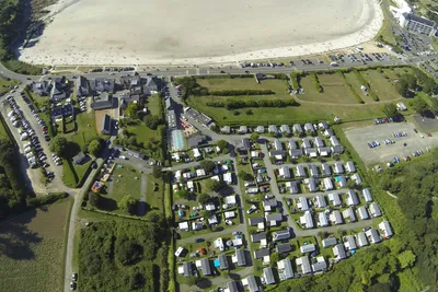 Camping Le Mat -  Übersicht auf den Campingplatz und Strand