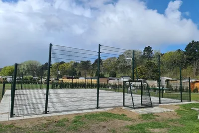 Camping Le Parage - Sportplatz auf dem Campingplatz