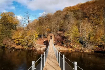 Camping Le Prahay - Brücke über dem Wasser