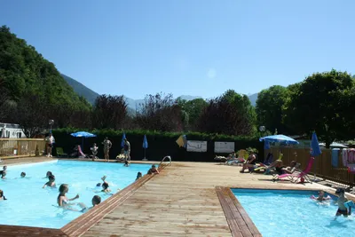 Camping Le Pyreneen - Planschbecken und Pool auf dem Campingplatz
