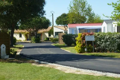 Camping Le Ragis - Einfahrt des Campingplatzes