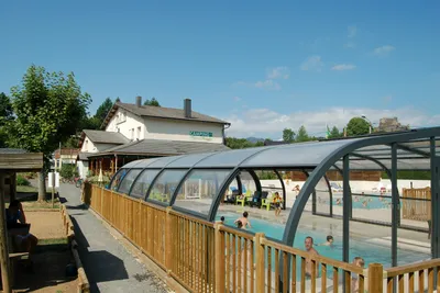 Camping Le Repos du Baladin  -  Pool vom Campingplatz