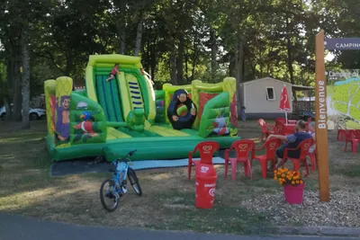 Camping Le Rochat-Belle Isle -  Spielplatz auf dem Campingplatz