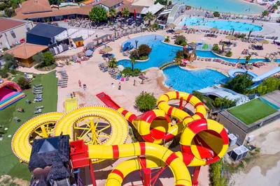 Camping Capfun Le Sagittaire - Blick auf den Wasserpark aus der Vogelperspektive