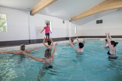 Camping LE SUROIT  - Animation im Pool vom Campingplatz