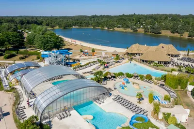 Les Alicourts Resort - Poolbereich auf dem Campingplatz
