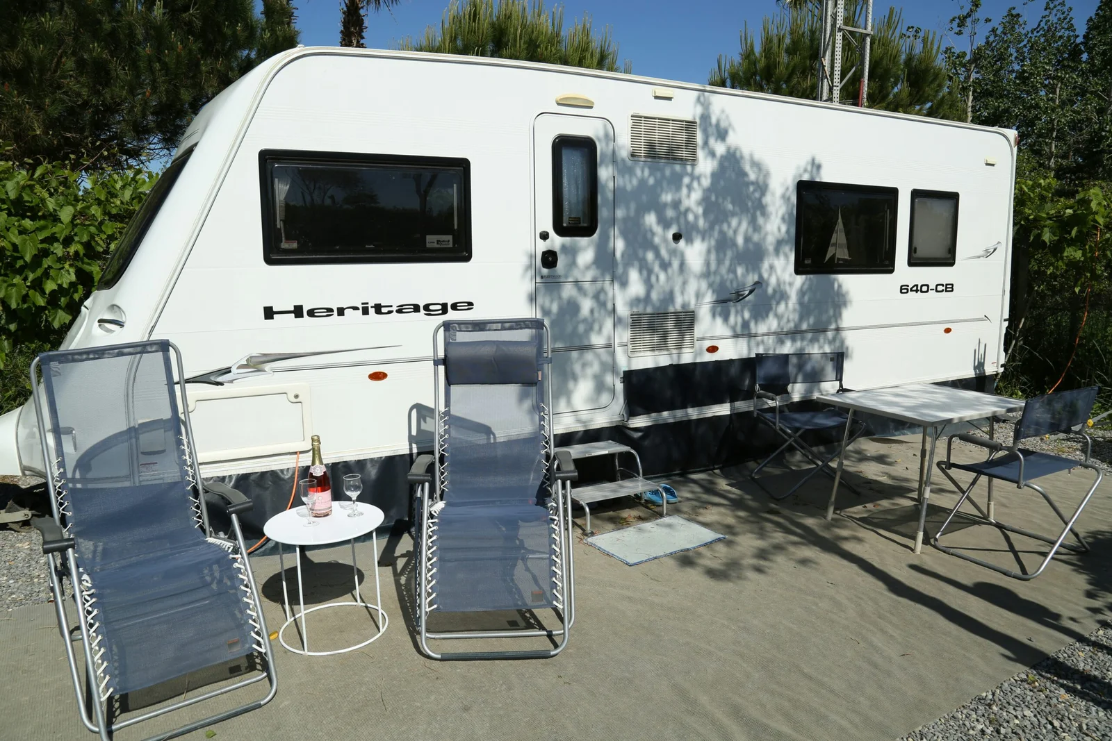 Camping Les Berges Du Canal