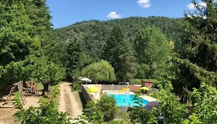 Camping Les Berges Du Doux
