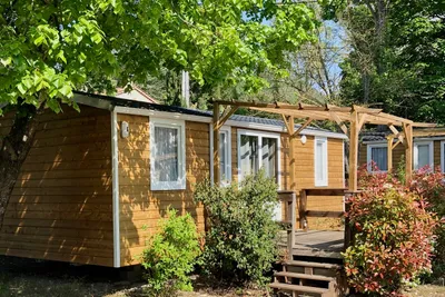 Camping Les Chapelains - Mobilheime mit Terrasse