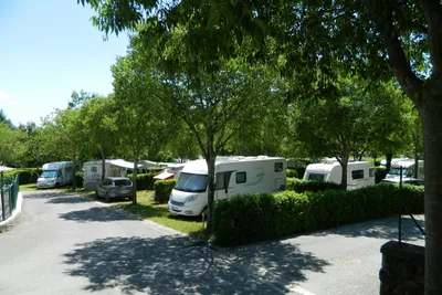 Camping Les Chataigniers - Standplätze auf dem Campingplatz