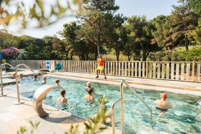 Camping Les Criques de Porteils  Camping Castels Les Criques de Porteils  - Aquafitness im Freibad des Campingplatzes