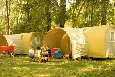 Camping Les Genêts d'Or - Glamping-Zelte auf dem Campingplatz